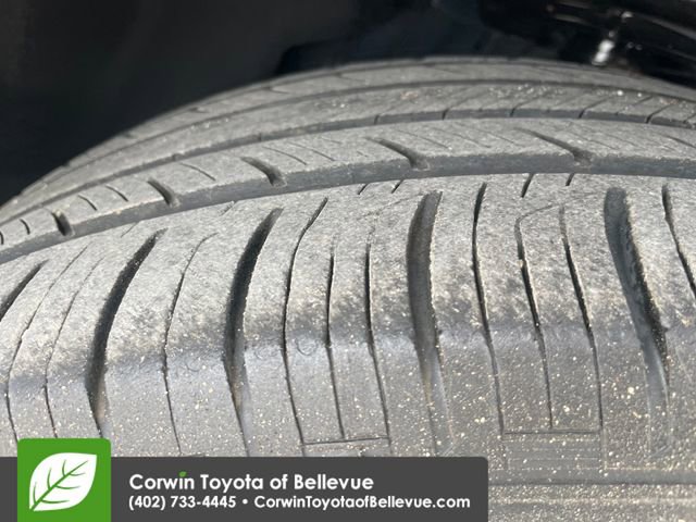 Used 2023 Ford Explorer XLT w/ Equipment Group 202A AWD/4WD image 27