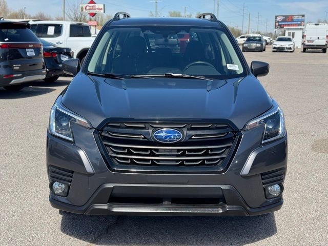 Used 2023 Subaru Forester Premium AWD/4WD image 2