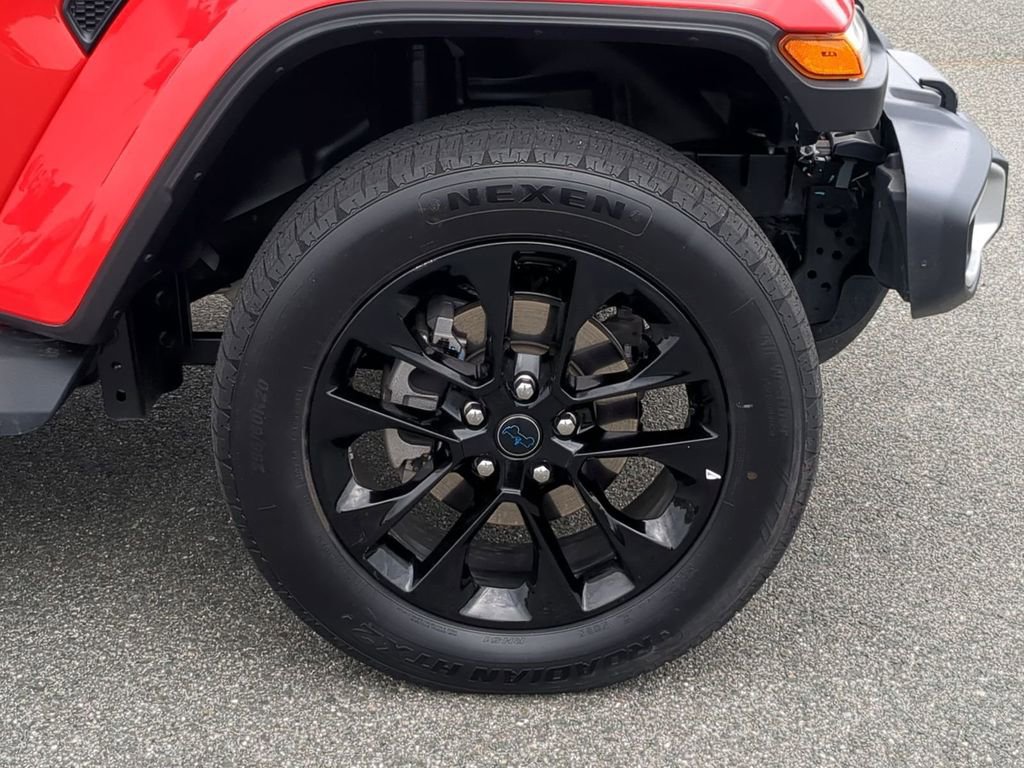 Used 2025 Jeep Wrangler Unlimited Sahara image 10