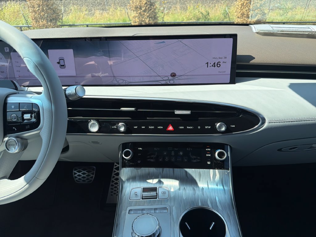 New 2027 Genesis Electrified GV70 AWD/4WD image 18