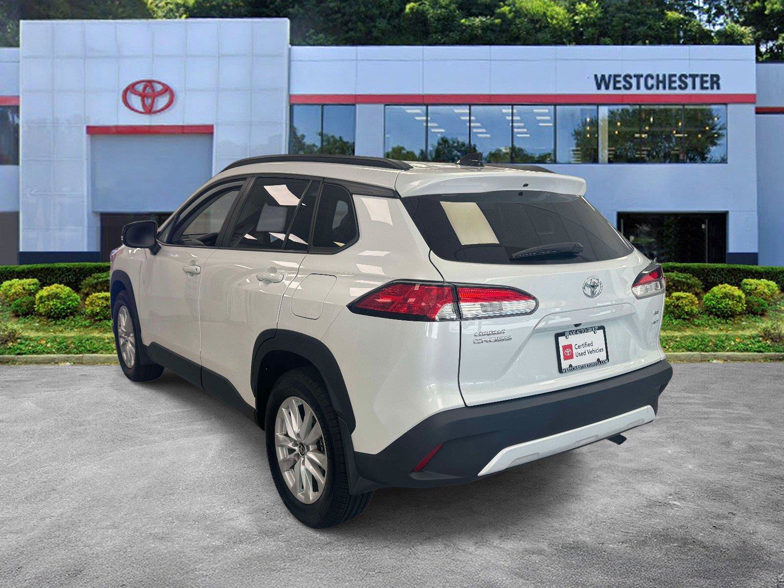 Certified 2025 Toyota Corolla Cross LE w/ Moonroof Package AWD/4WD image 5
