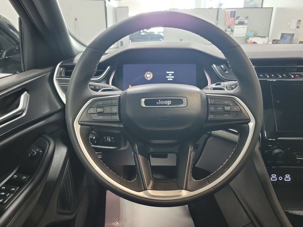 Used 2024 Jeep Grand Cherokee L Altitude AWD/4WD image 37