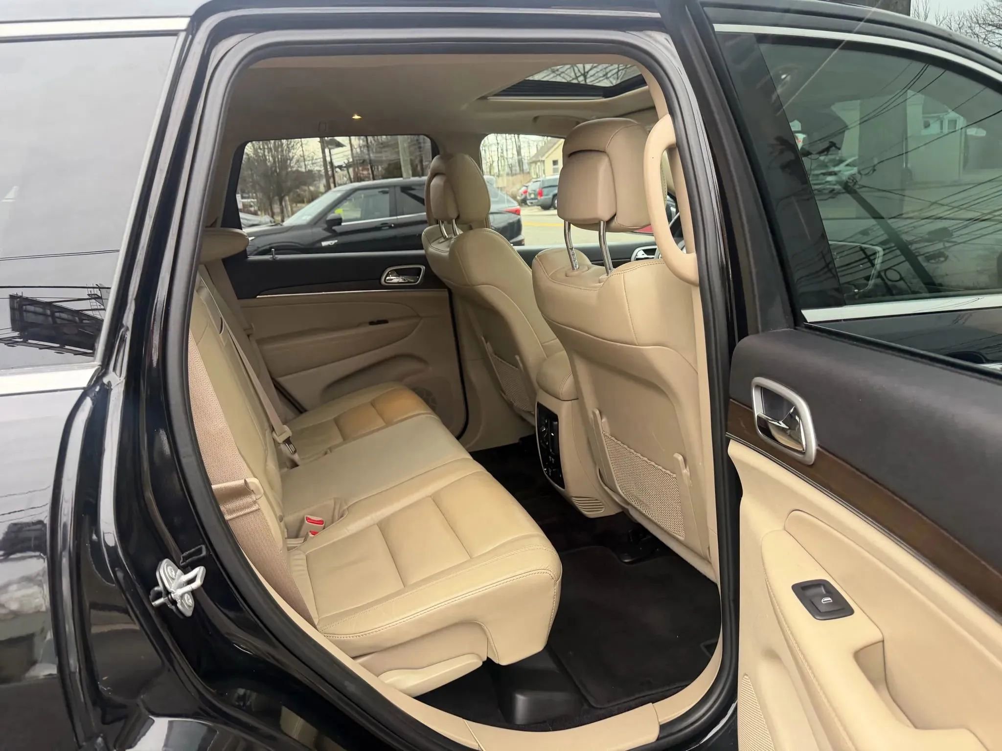 Used 2018 Jeep Grand Cherokee Limited w/ Trailer Tow Group IV image 27