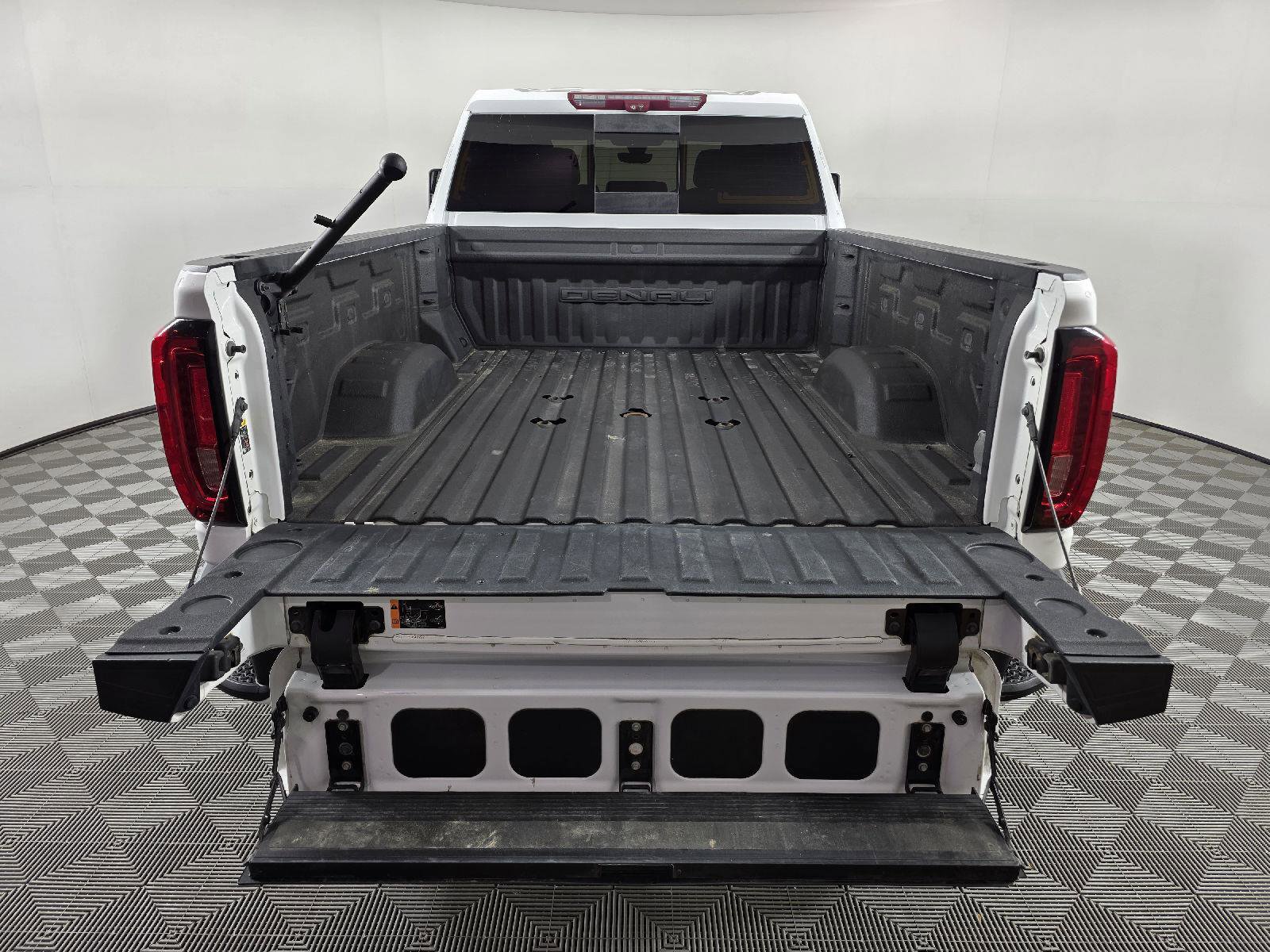 Used 2020 GMC Sierra 2500 Denali w/ Denali Ultimate Package image 9