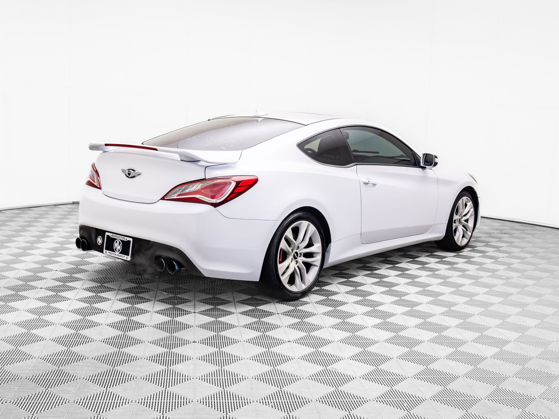 Used 2013 Hyundai Genesis 3.8 image 6