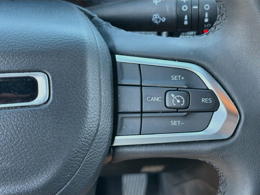 Used 2024 Jeep Compass Latitude AWD/4WD image 20