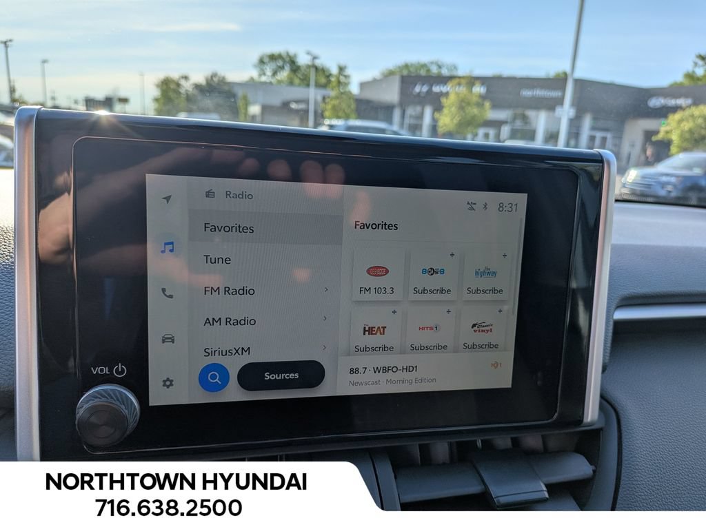 Used 2025 Toyota RAV4 XLE AWD/4WD image 21