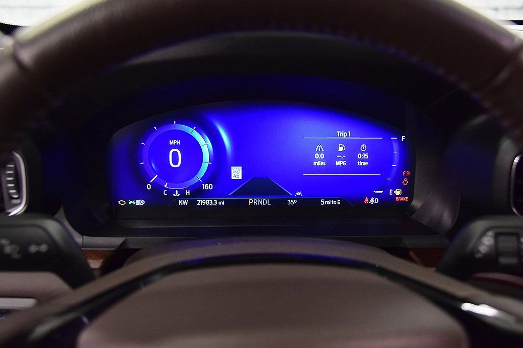 Used 2023 Ford Explorer King Ranch w/ Technology Package image 18