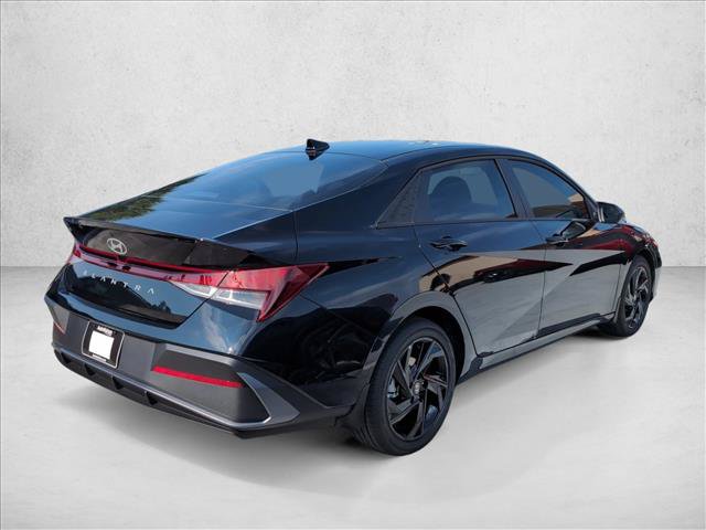 New 2026 Hyundai Elantra SEL Sport FWD image 4