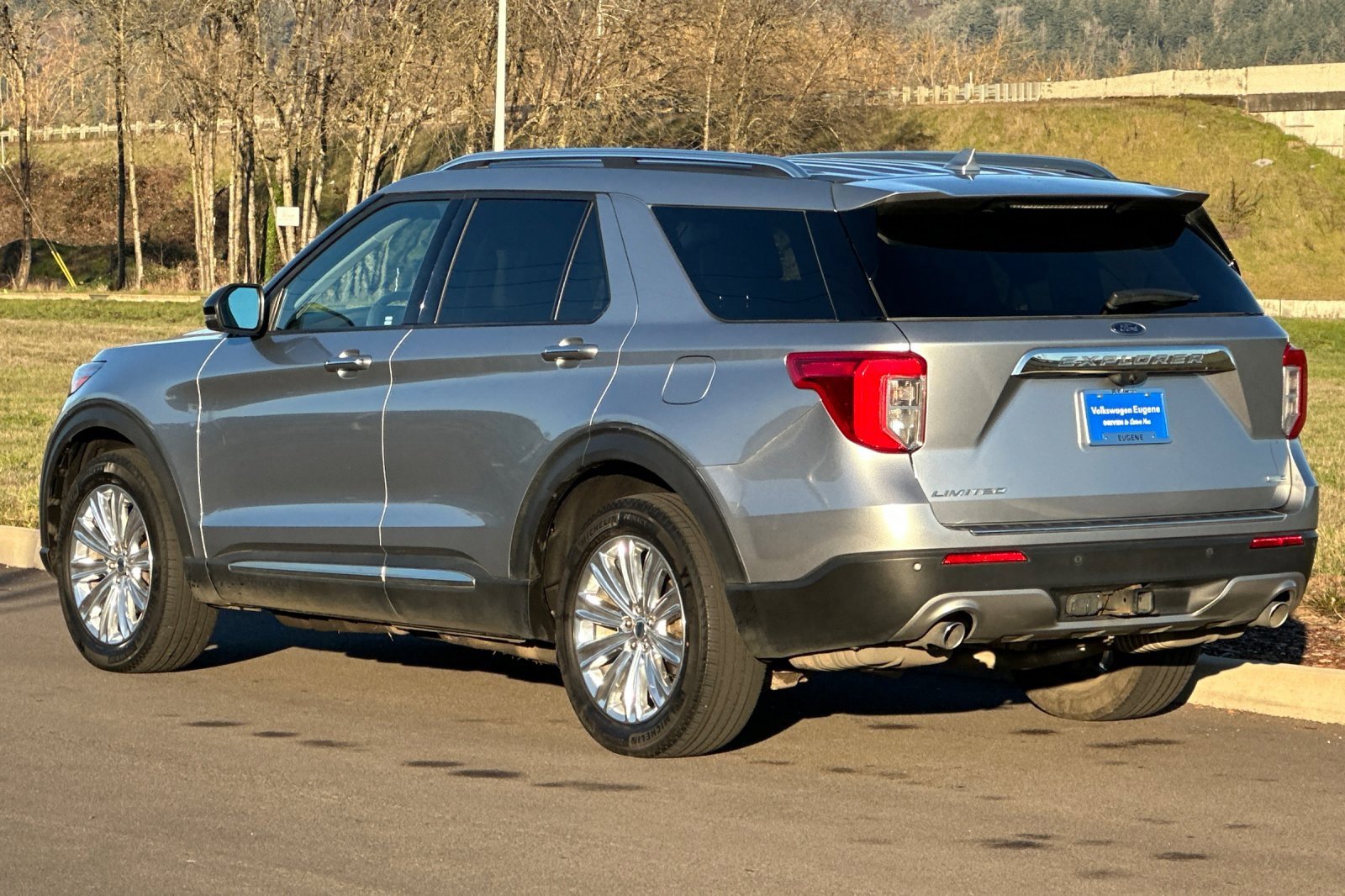 Used 2020 Ford Explorer Limited w/ Class III Trailer Tow Package image 5