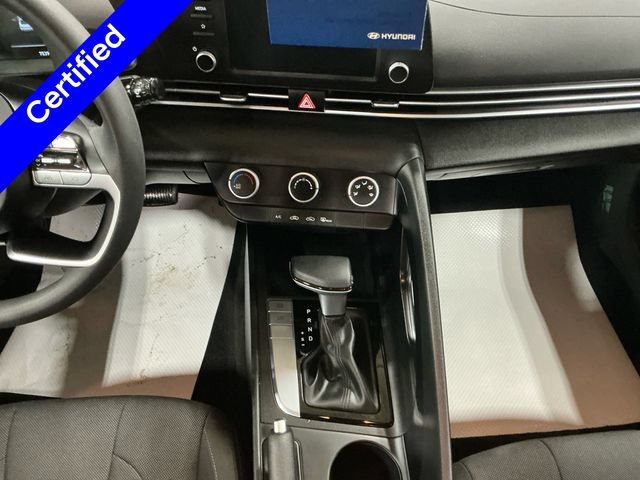 Certified 2024 Hyundai Elantra SE FWD image 12