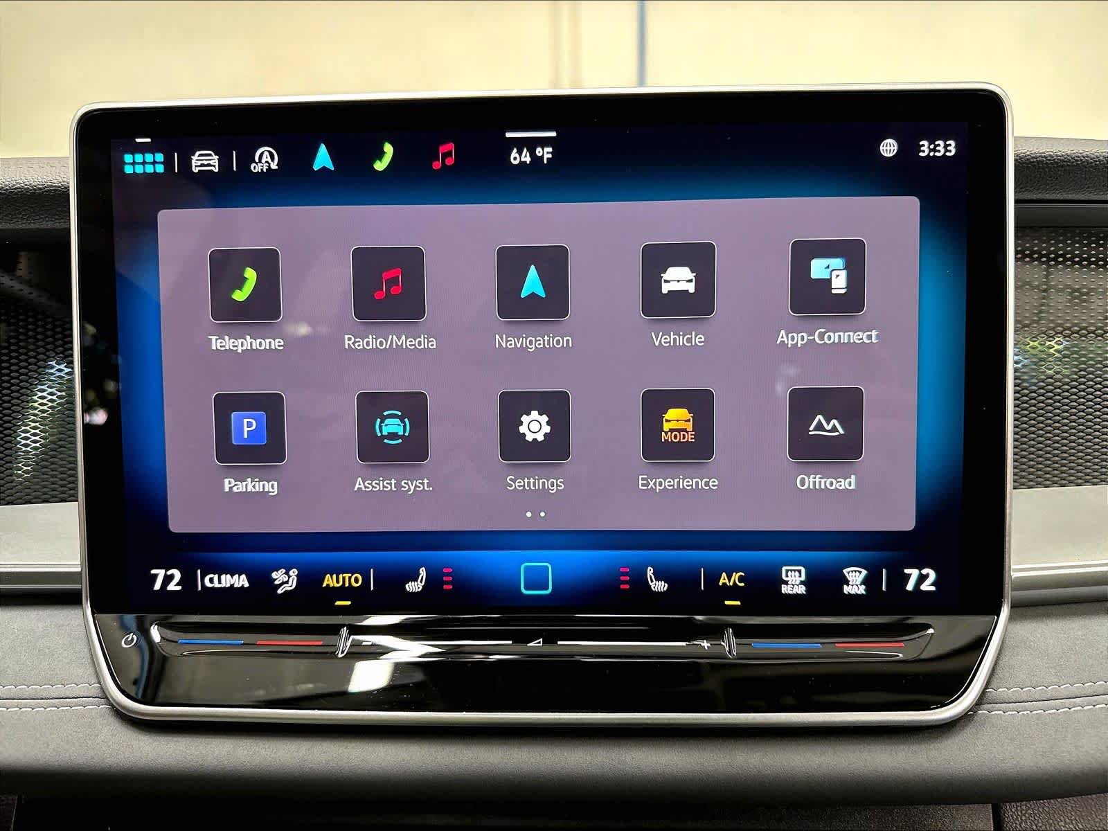Certified 2025 Volkswagen Tiguan SE w/ Panoramic Sunroof Package AWD/4WD image 18