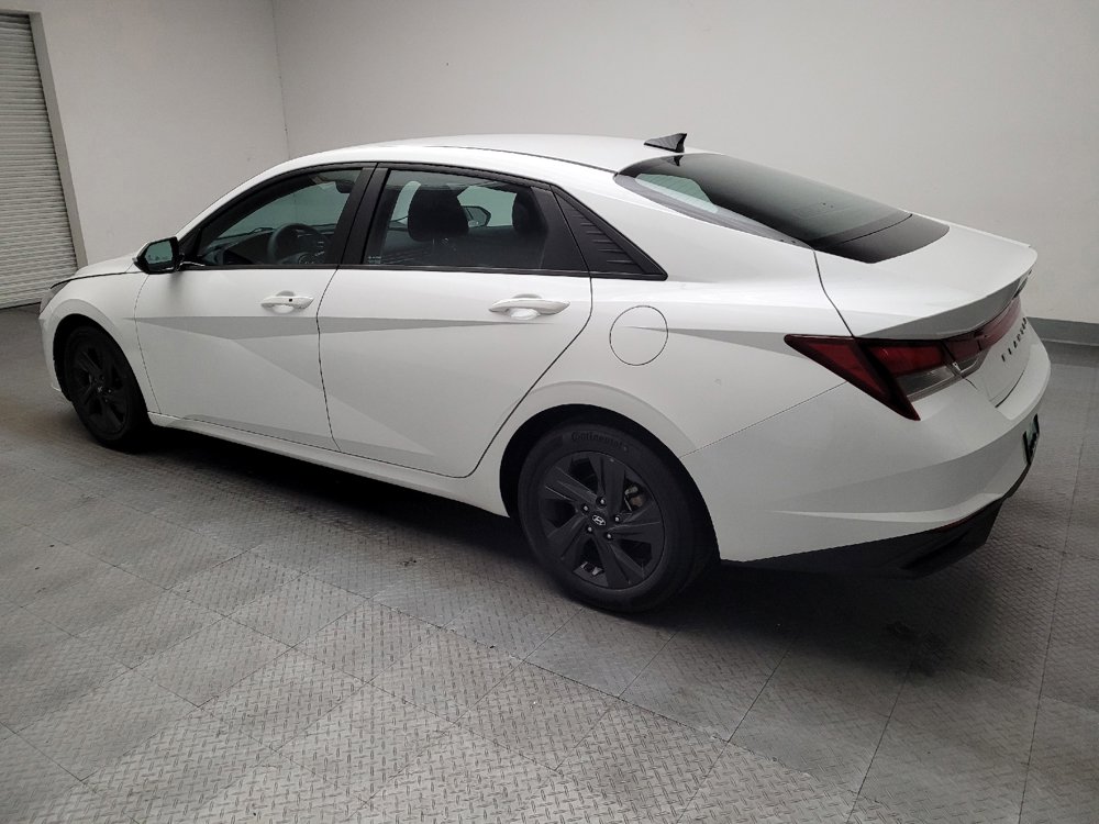 Used 2022 Hyundai Elantra SEL FWD image 3