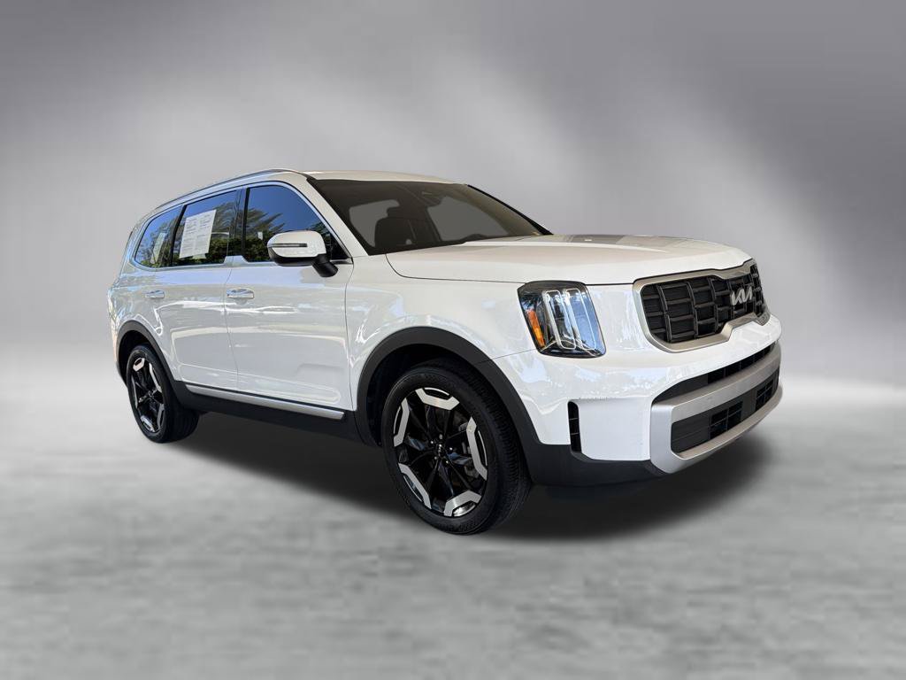 Used 2024 Kia Telluride S FWD image 2