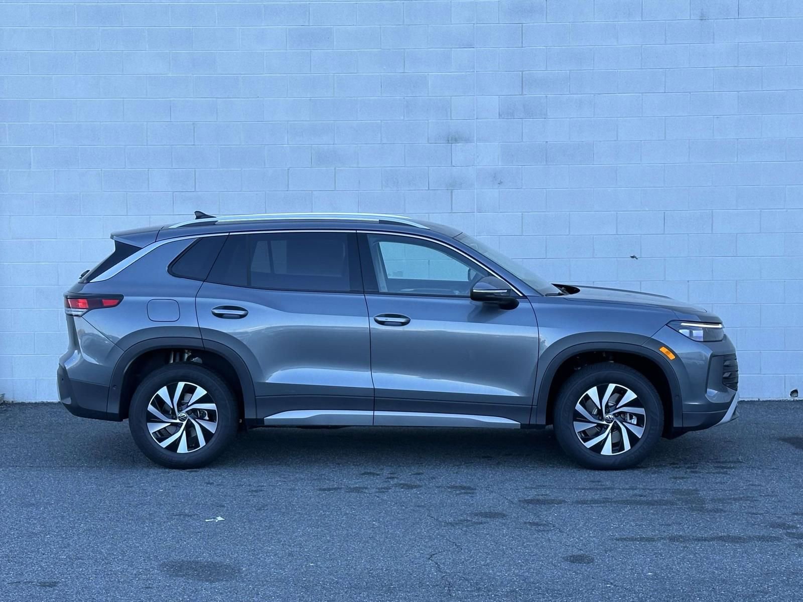 New 2026 Volkswagen Tiguan S image 6