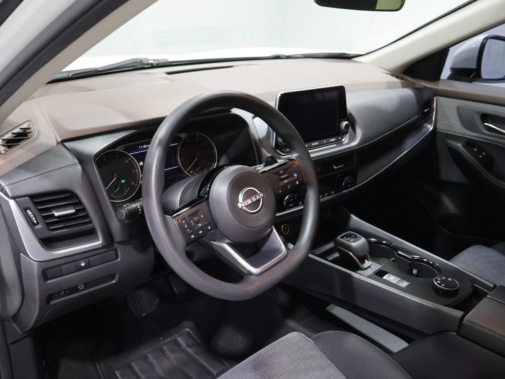 Used 2023 Nissan Rogue SV AWD/4WD image 13