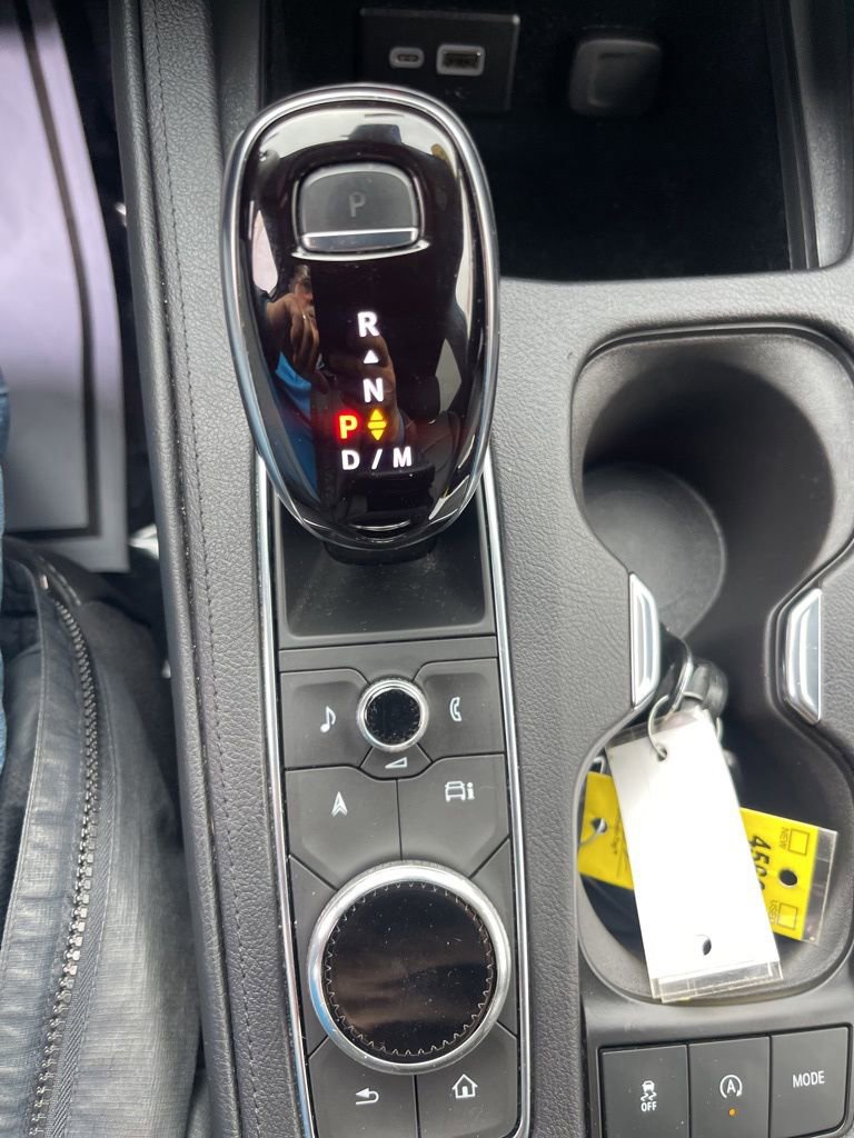 Used 2025 Cadillac XT4 Premium Luxury image 17