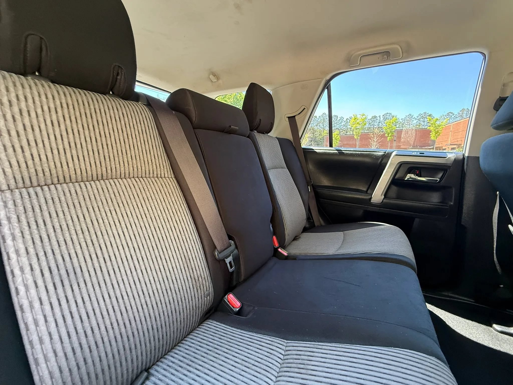 Used 2015 Toyota 4Runner SR5 AWD/4WD image 22