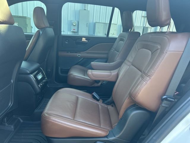 Used 2021 Lincoln Aviator Reserve w/ Class IV Trailer Tow Package image 30