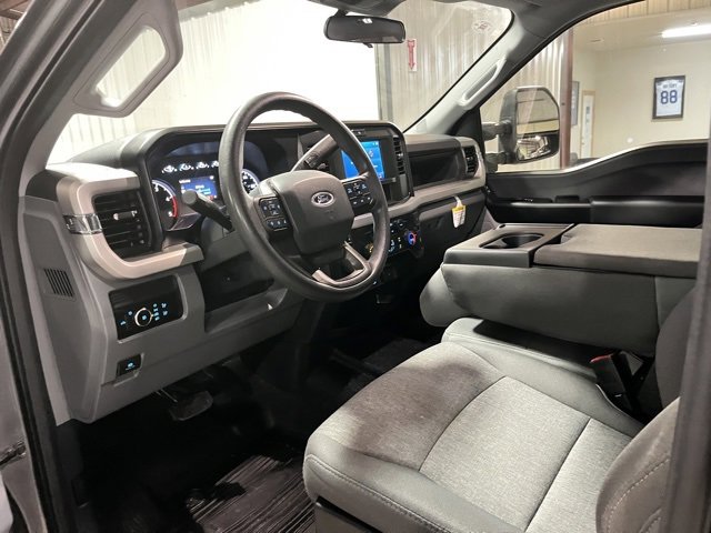 Used 2025 Ford F350 XL w/ XL Chrome Package image 9