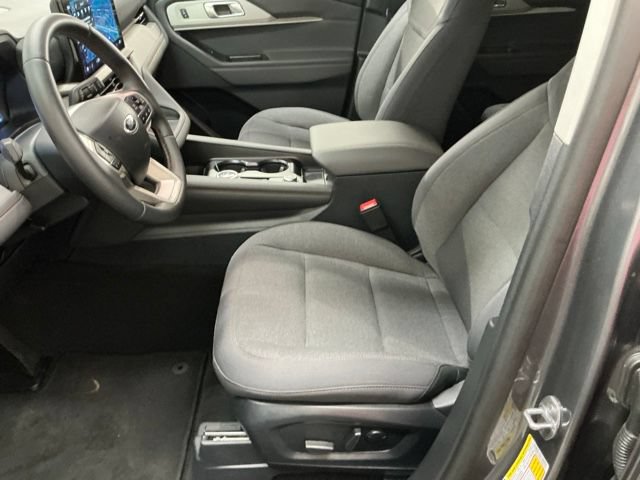 Used 2026 Ford Explorer Active AWD/4WD image 14