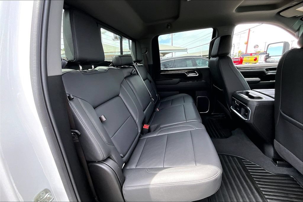 Used 2025 Chevrolet Silverado 2500 LTZ w/ LTZ Convenience Package AWD/4WD image 38