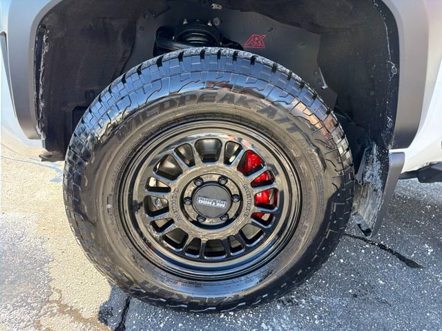 Used 2025 Toyota Tacoma TRD Off-Road w/ TRD Off Road Premium Package image 15