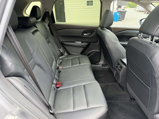 Used 2023 Nissan Rogue SL AWD/4WD image 11