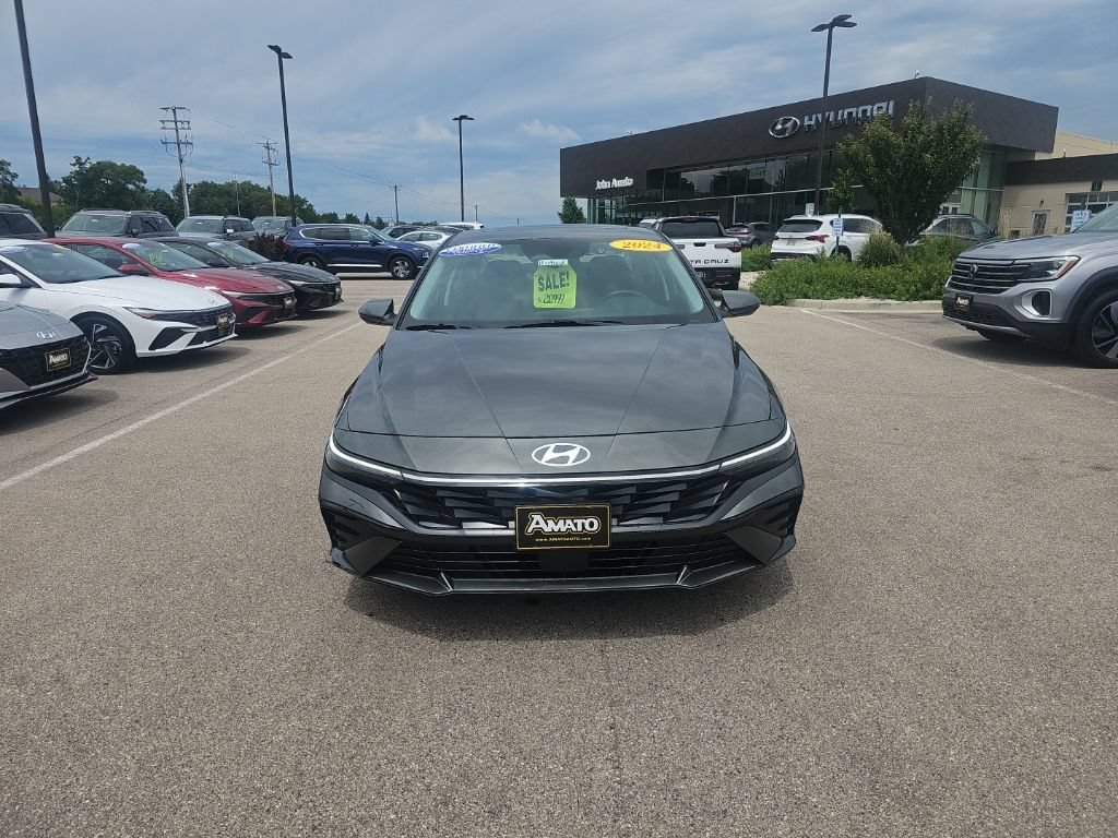 Certified 2024 Hyundai Elantra SEL w/ Convenience Package FWD image 8