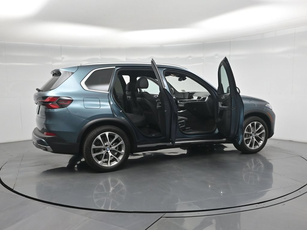 Used 2024 BMW X5 sDrive40i w/ Premium Package RWD image 4