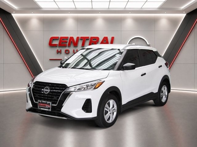 Certified 2025 Nissan Kicks Play S FWD image 2