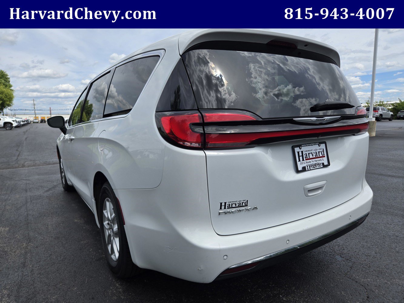 Used 2023 Chrysler Pacifica Touring-L FWD image 38