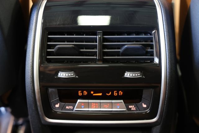 Used 2022 BMW X7 xDrive40i w/ Premium Package image 28