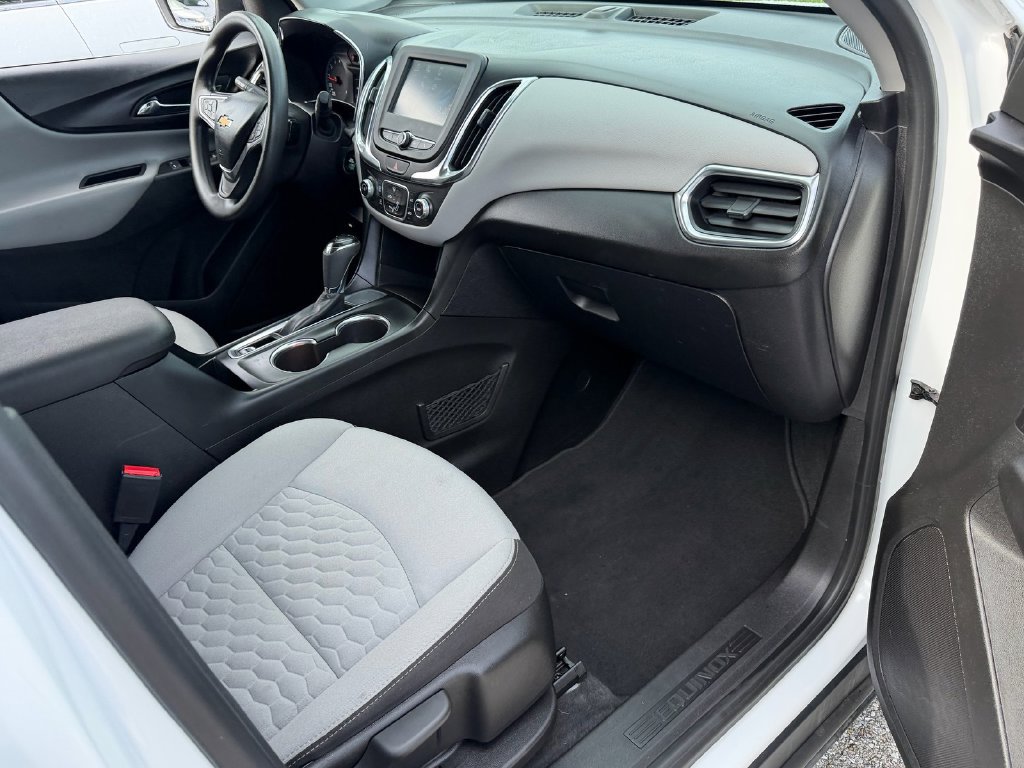 Used 2018 Chevrolet Equinox LS FWD image 15