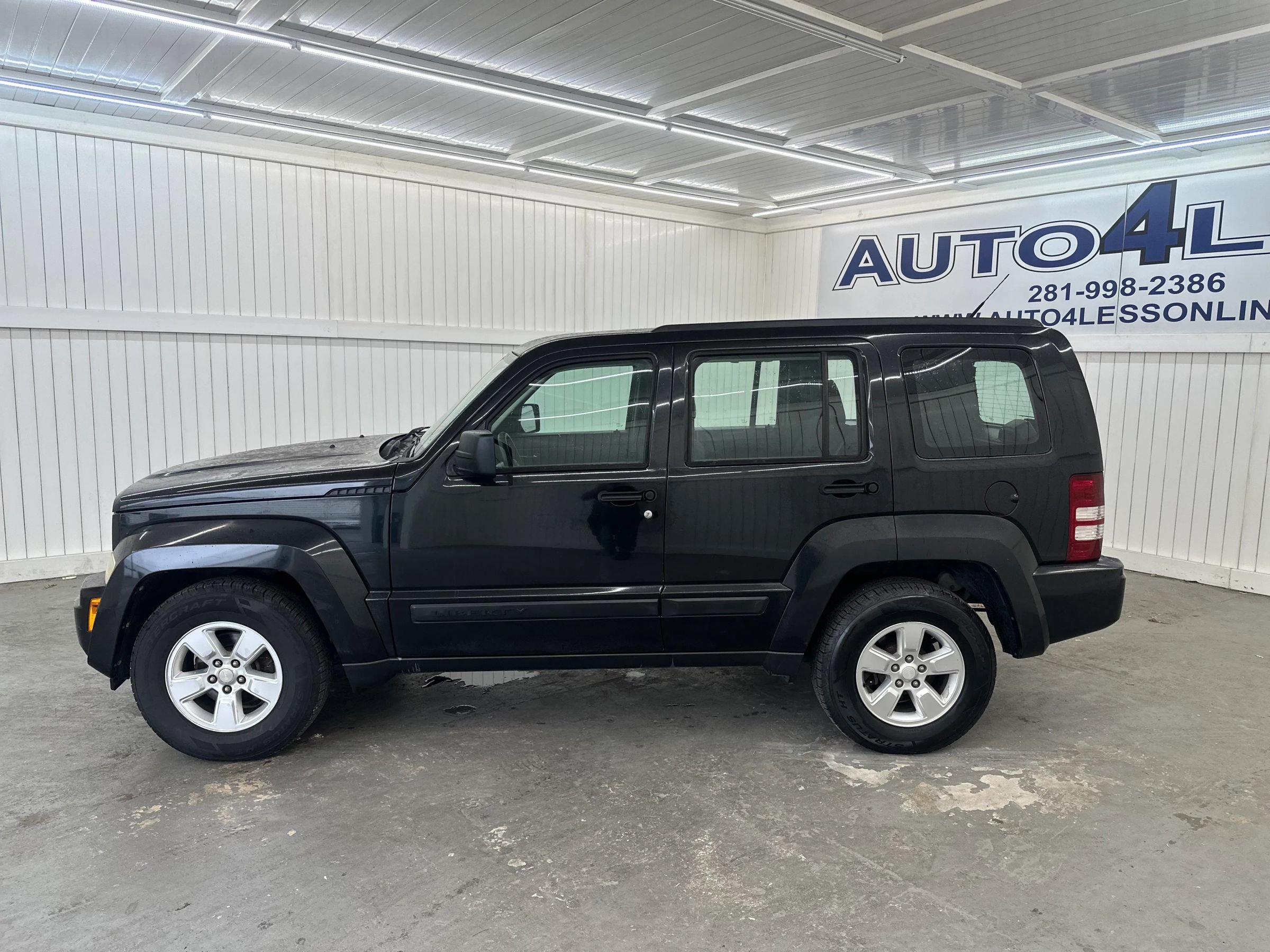 Used 2011 Jeep Liberty Sport RWD image 9