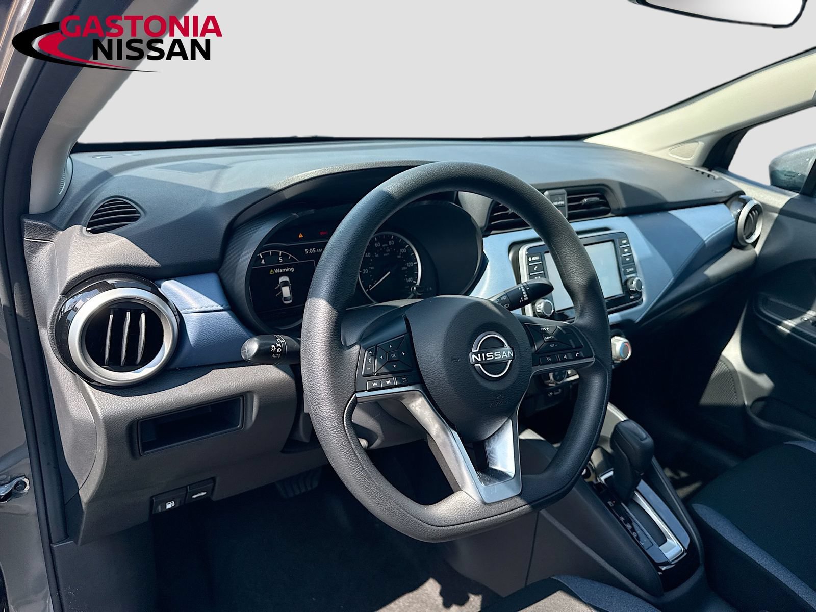 Used 2025 Nissan Versa SV FWD image 11