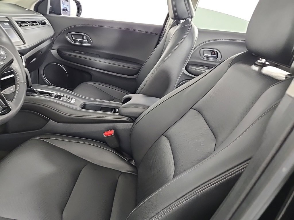 Used 2021 Honda HR-V Touring image 30