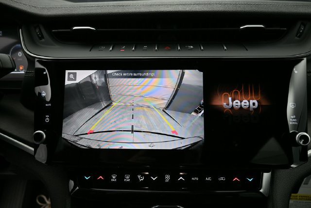 New 2026 Jeep Grand Cherokee Limited w/ Limited Altitude Package AWD/4WD image 28