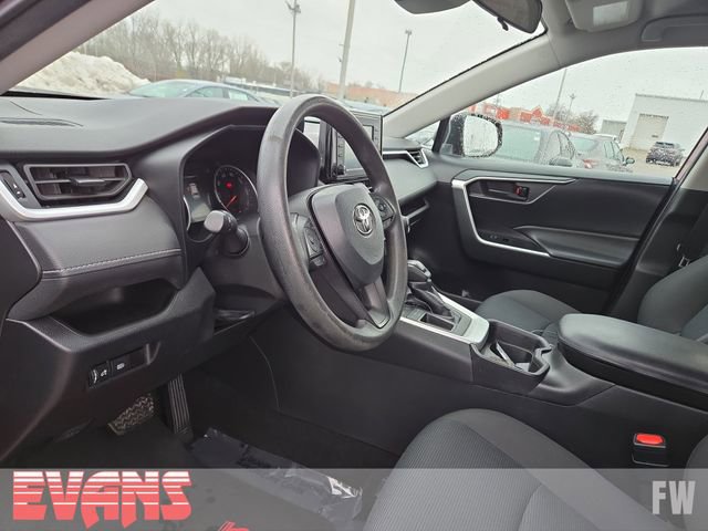 Used 2021 Toyota RAV4 LE image 18
