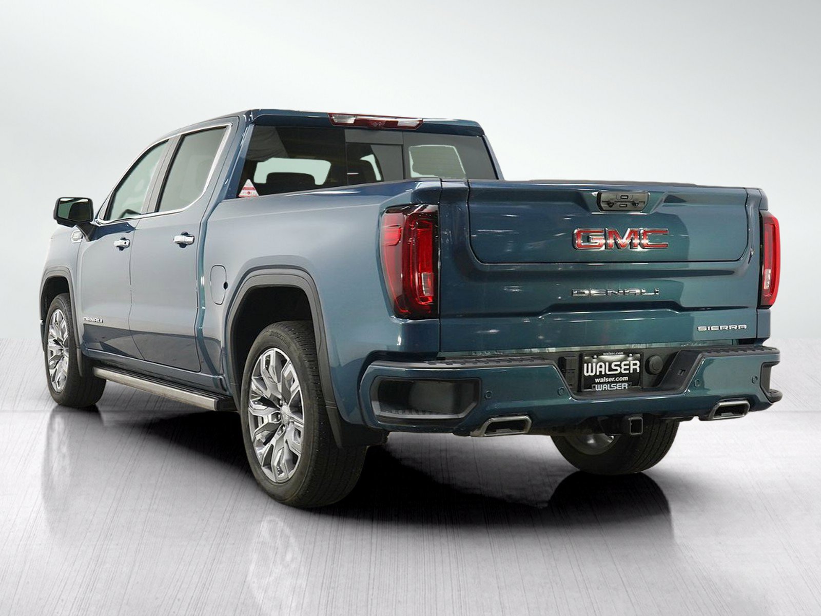 Used 2025 GMC Sierra 1500 Denali w/ Denali Reserve Package AWD/4WD image 3