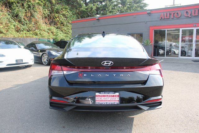 Used 2022 Hyundai Elantra SE image 4