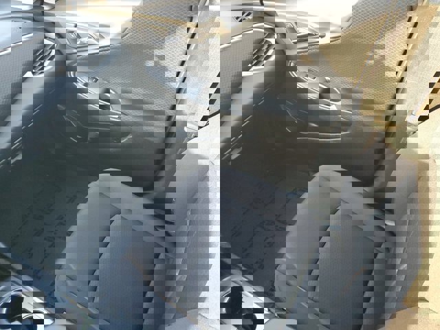 Used 2025 Chevrolet Malibu LT image 8