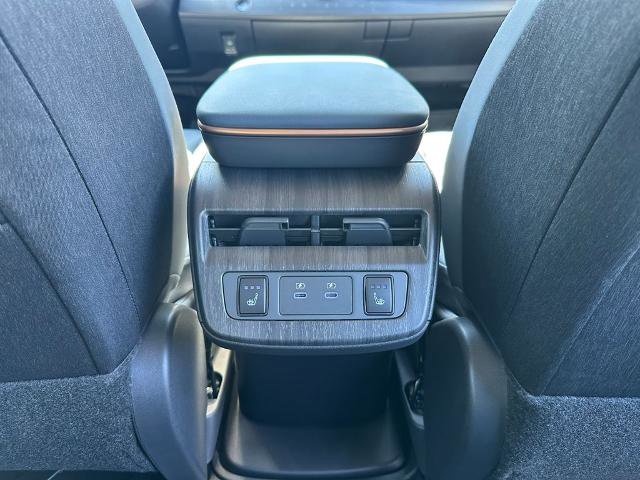 Certified 2025 Nissan Ariya Platinum image 22