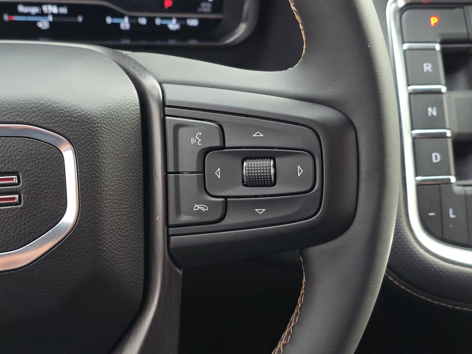 Used 2023 GMC Yukon AT4 image 32