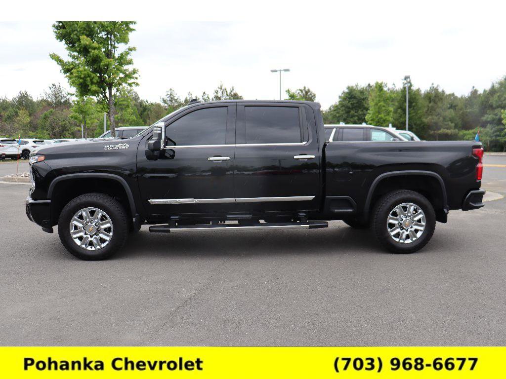 Used 2024 Chevrolet Silverado 2500 High Country w/ Technology Package AWD/4WD image 4