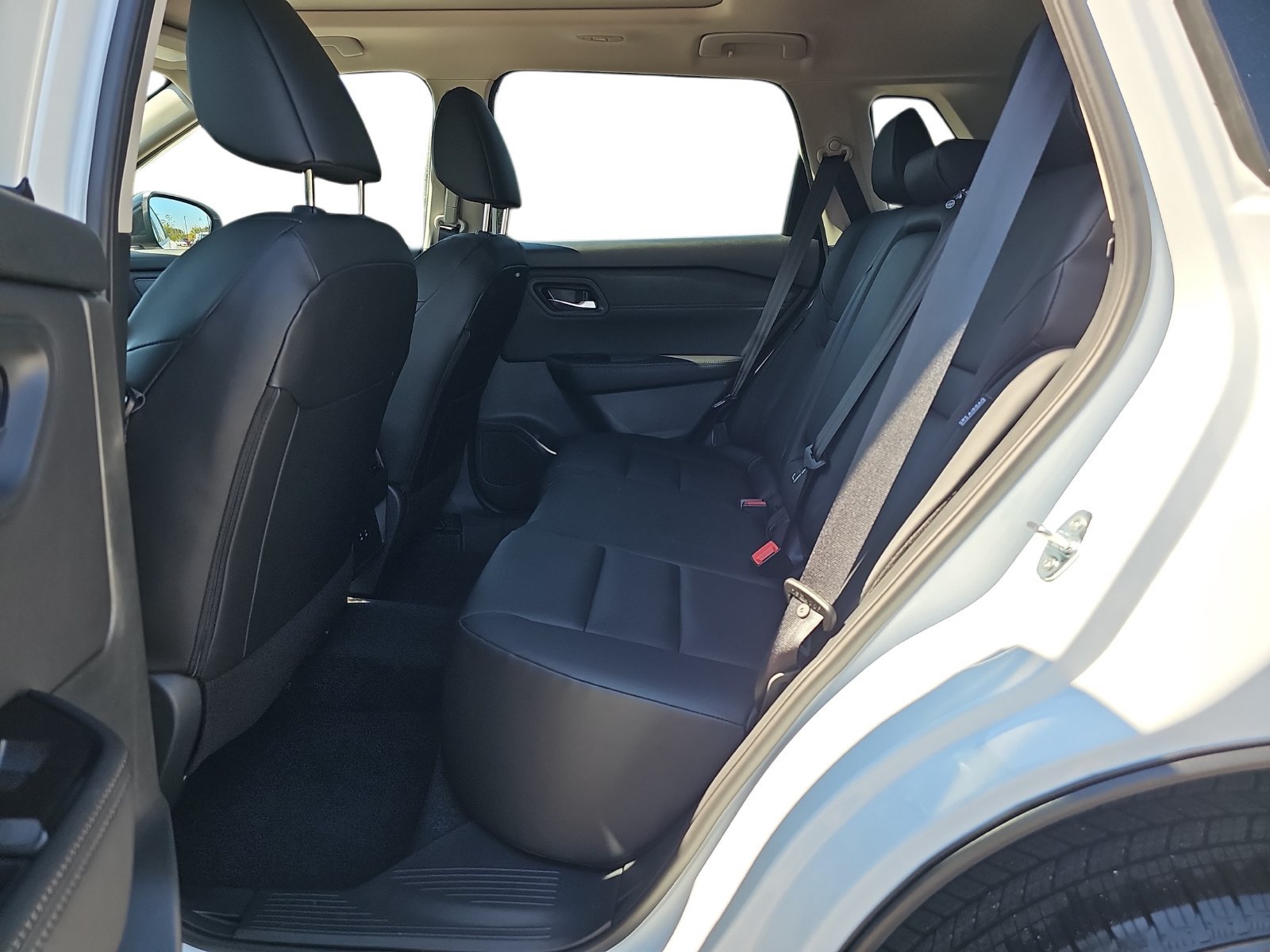 New 2027 Nissan Rogue Dark Armor FWD image 14