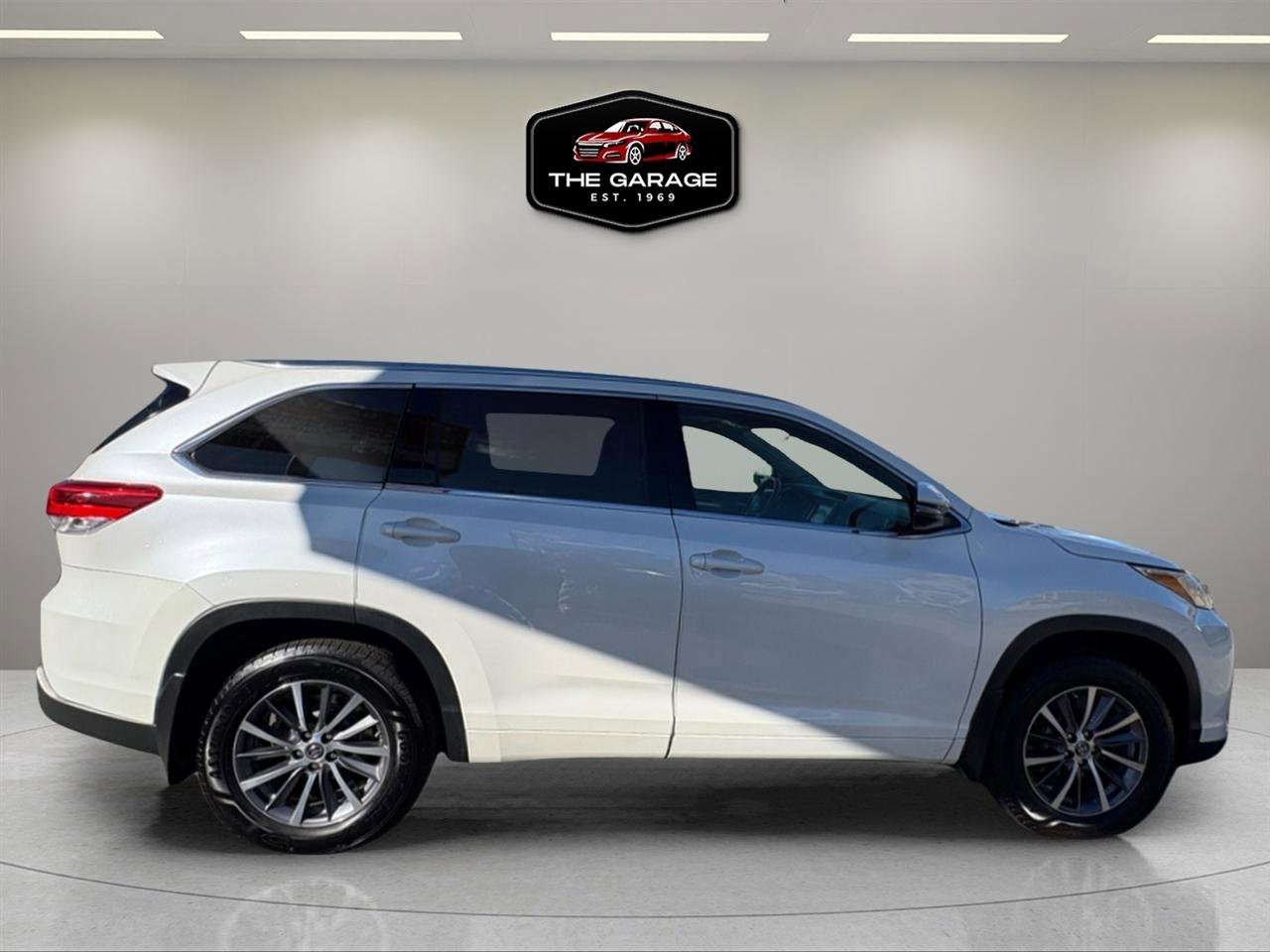 Used 2018 Toyota Highlander XLE image 8
