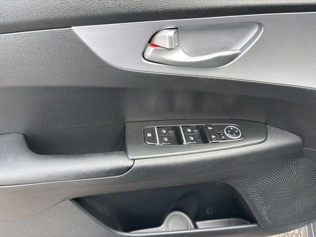 Used 2024 Kia Forte LXS image 13