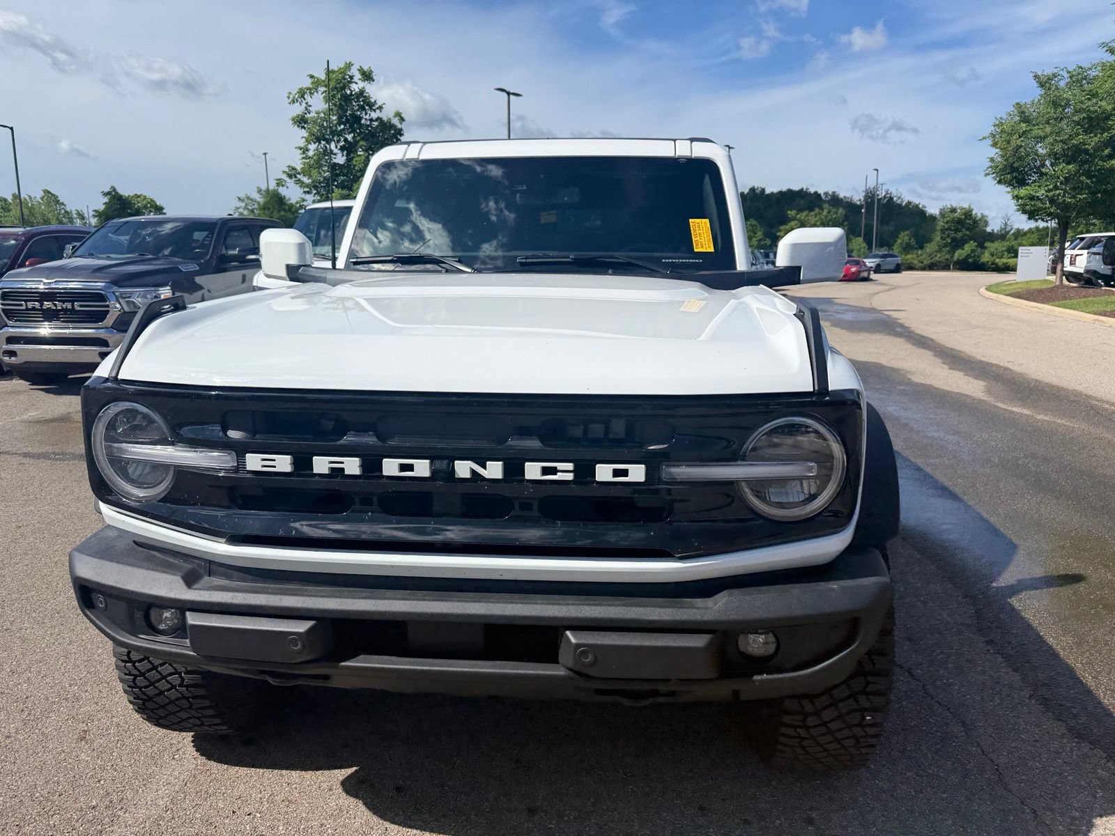 Used 2024 Ford Bronco Outer Banks w/ Sasquatch Package AWD/4WD image 2