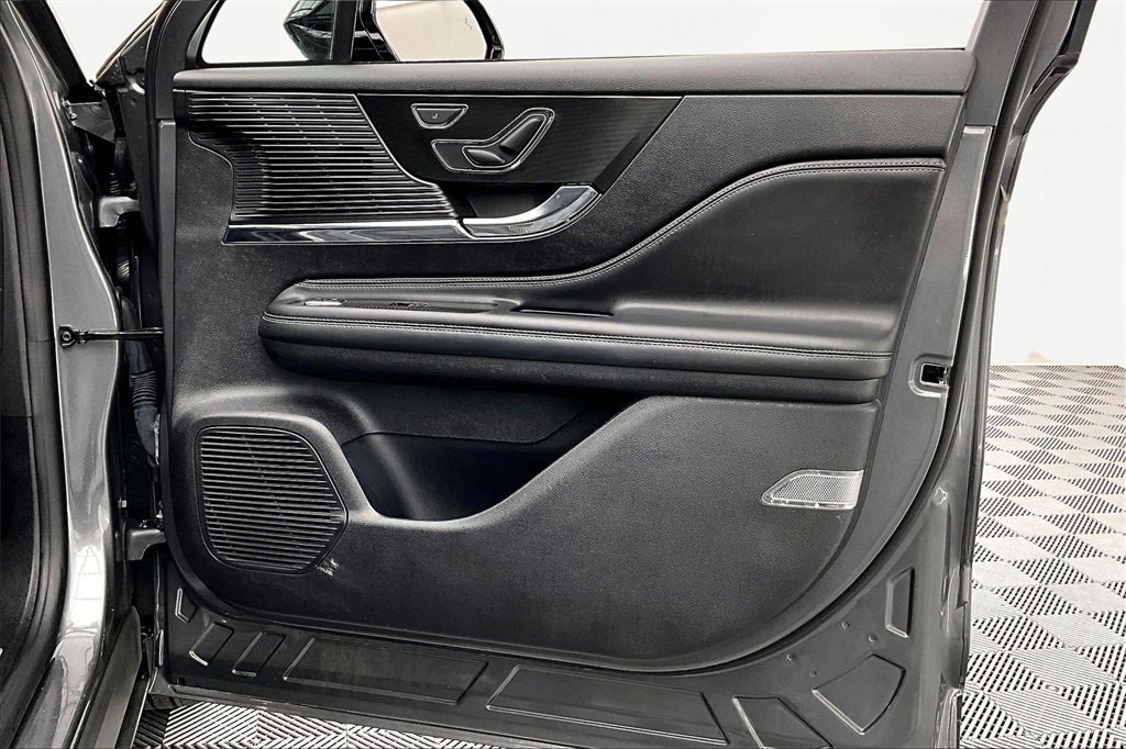 Used 2022 Lincoln Corsair AWD w/ Equipment Group 101A image 24